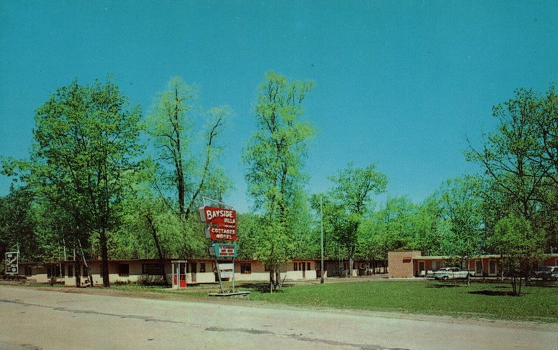 Bayside Villa and Cottages & Motel - Old Postcard